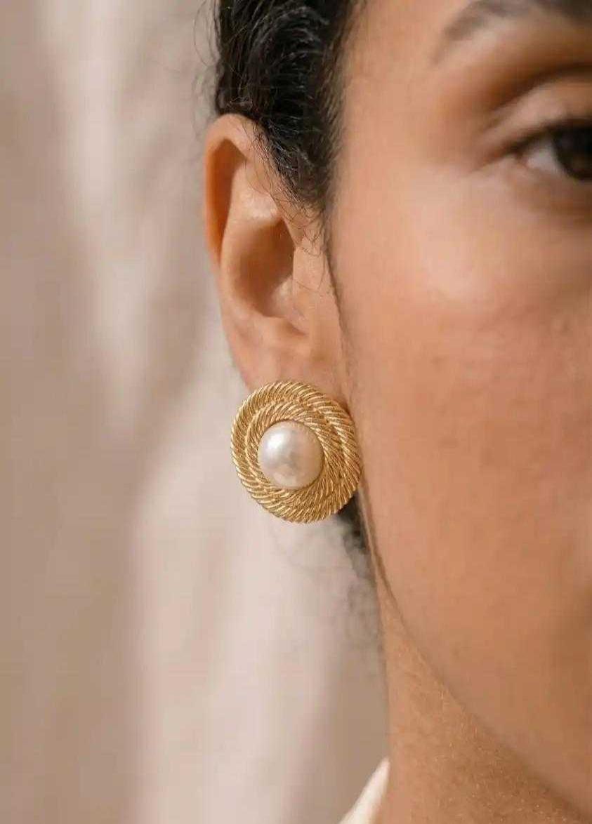 Canvas Studs